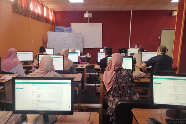 the-english-final-exam-for-phd-students-conducted-on-october-30th-6afab4f25-56de-fe36-e9a9-3b352412c615-600-4000B9AF3F2-B671-E27D-44DE-E407073C909F.jpg