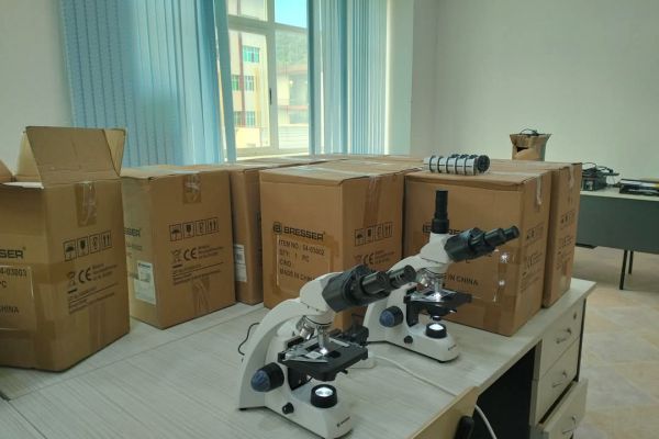 annex-med-thumb-microscopeB5F0D3DC-928F-E7C8-63A9-8A07AE434B93.jpg